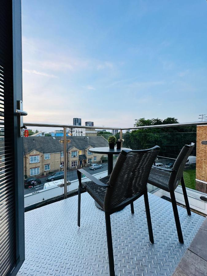 Modern 3 Bed Flat With Private Terrace In Shoreditch * Londra