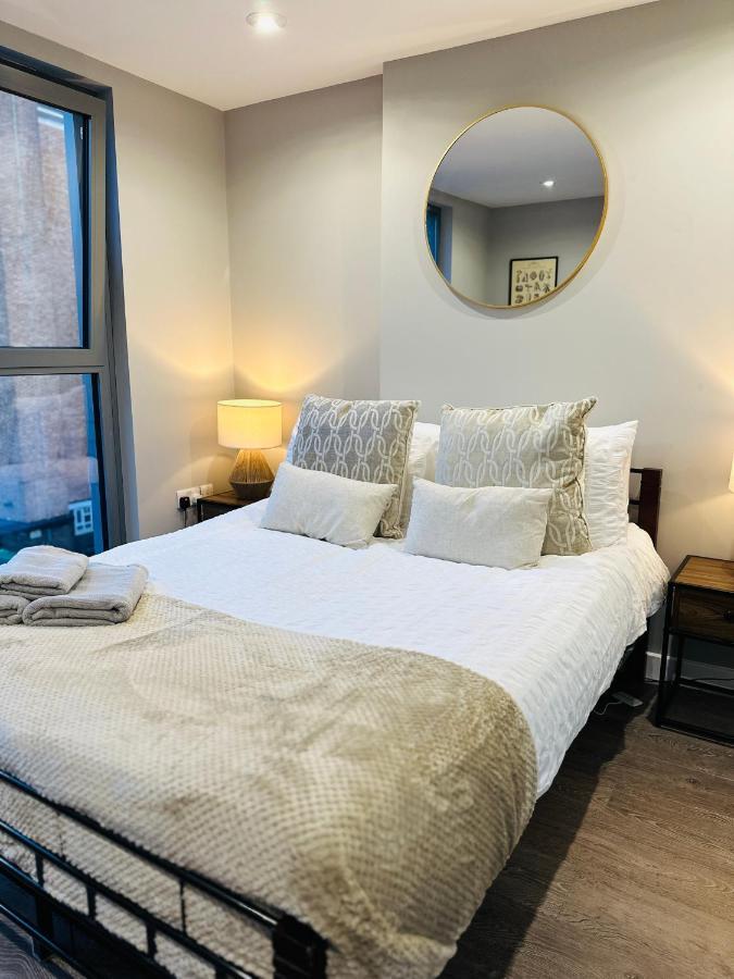 Modern 3 Bed Flat With Private Terrace In Shoreditch Londra