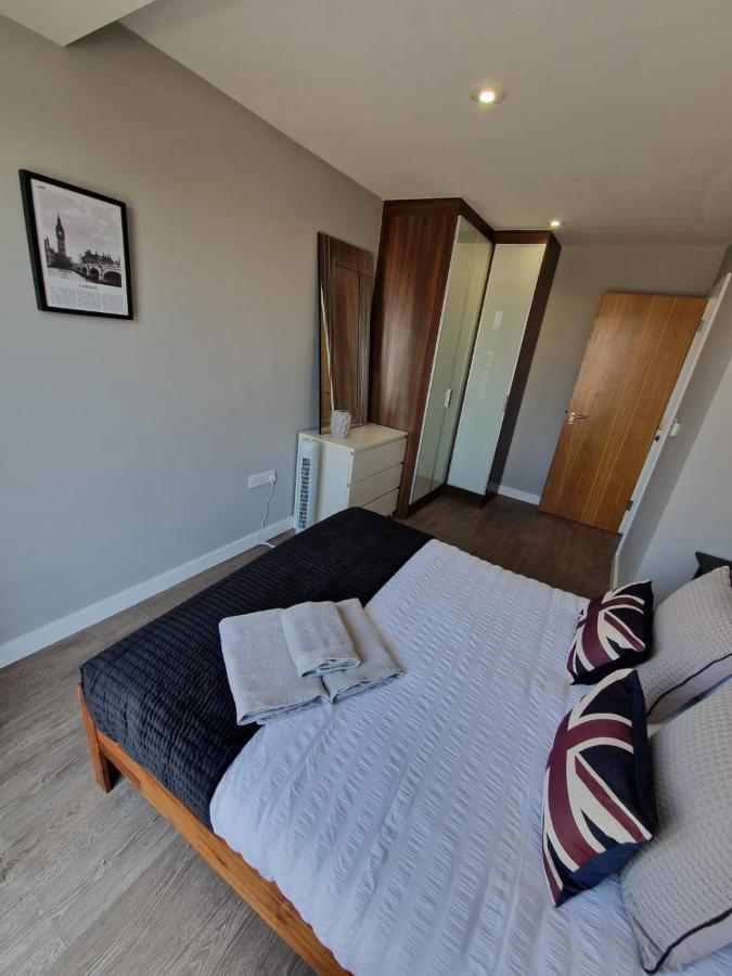 Modern 3 Bed Flat With Private Terrace In Shoreditch Apartament Londra
